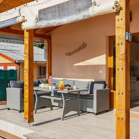 Hullam By Interhome Balatonmáriafürdő